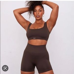SET ACTIVE espresso set box cut bra and short set